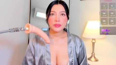 Snapshot of emma_walton_ chatting on January 8, 11:56 am online show from January 8, 11:56 am