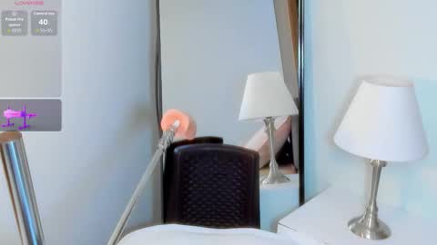 Snapshot of emma_walton_ chatting on January 15, 11:48 am online show from January 15, 11:48 am