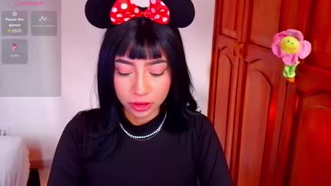 Snapshot of emma_web_ chatting on November 11, 3:23 pm Emma web online show from November 11, 3:23 pm