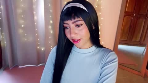 Emma web online show from March 2, 4:25 pm