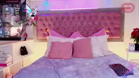 neko  online show from December 4, 10:07 pm