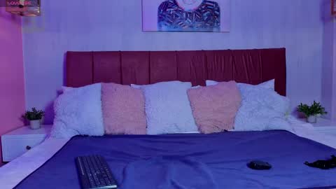 Snapshot of emma_wilder_ chatting on April 21, 7:17 pm Emma online show from April 21, 7:17 pm