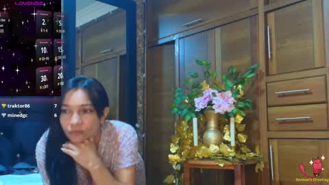 Snapshot of emma_xue chatting on February 11, 9:56 pm Emma online show from February 11, 9:56 pm