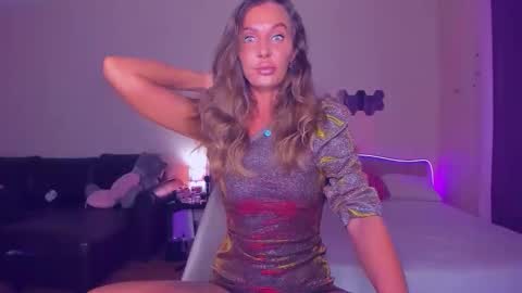 Snapshot of emmaabramson chatting on September 16, 12:06 pm Emma online show from September 16, 12:06 pm