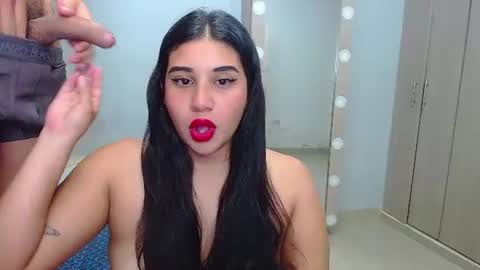 Snapshot of emmaandpablo_mask11 chatting on July 14, 7:35 am emmaandpablo_mask11 online show from July 14, 7:35 am