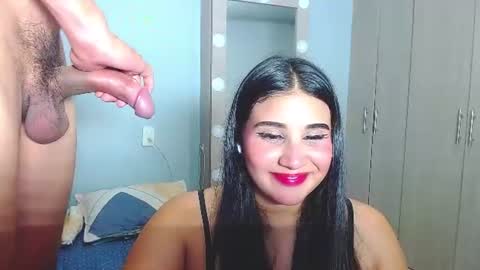 Snapshot of emmaandpablo_mask11 chatting on July 18, 10:57 pm emmaandpablo_mask11 online show from July 18, 10:57 pm