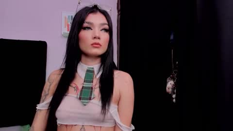 Snapshot of emmabridgerton chatting on November 21, 2:32 am Emma online show from November 21, 2:32 am