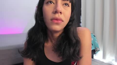 Snapshot of emmaclark_1 chatting on May 25, 8:48 pm emmaclark_1 online show from May 25, 8:48 pm