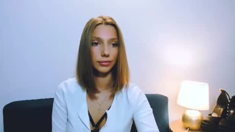 Snapshot of emmadesire chatting on November 16, 4:01 pm emmadesire online show from November 16, 4:01 pm