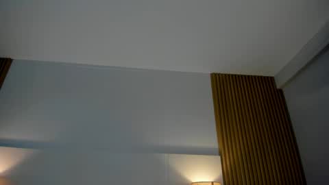 emmaespencer  online show from April 16, 11:22 am