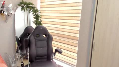  Emma Ferrary  online show from December 4, 2:48 pm