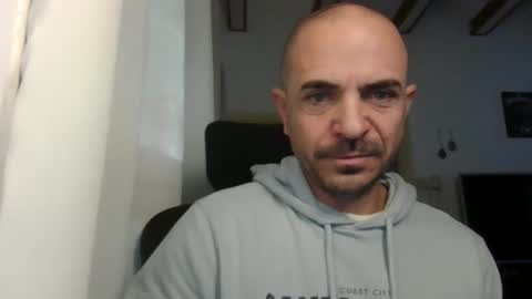 Ariel online show from December 3, 5:31 am