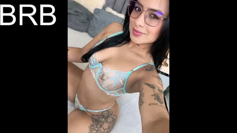 Snapshot of emmahill1 chatting on January 13, 10:13 pm EMMA HILL online show from January 13, 10:13 pm