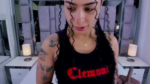 Snapshot of emmahill1 chatting on April 24, 11:12 am EMMA HILL online show from April 24, 11:12 am