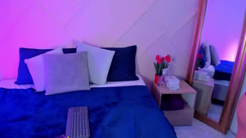 Snapshot of emmajohanson chatting on October 4, 8:18 pm emmajohanson online show from October 4, 8:18 pm