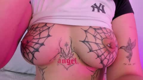 emmajohanson online show from February 17, 7:09 pm