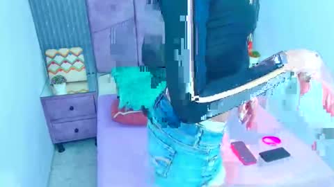 Snapshot of emmalodgge chatting on December 13, 8:47 pm emmaLogge online show from December 13, 8:47 pm