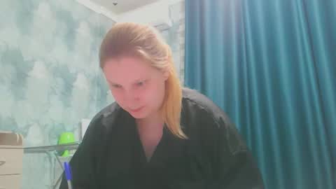 emmamelody online show from October 9, 7:01 pm