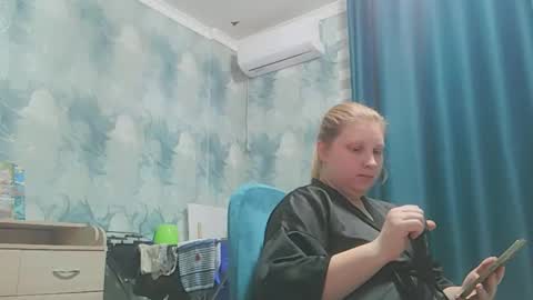 emmamelody online show from October 10, 7:02 pm