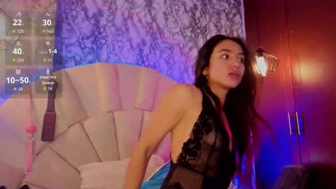    online show from March 8, 11:03 am