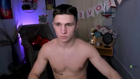 Snapshot of emmanuel_shine chatting on February 15, 10:14 am Emmi online show from February 15, 10:14 am