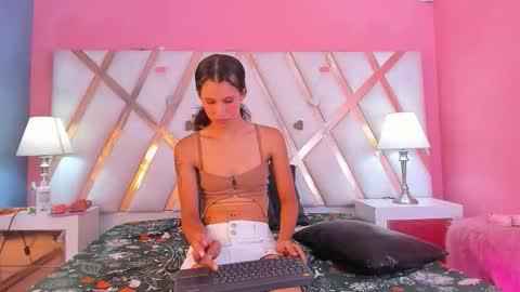 Snapshot of emmapetty chatting on September 29, 10:14 pm Emmapetty online show from September 29, 10:14 pm