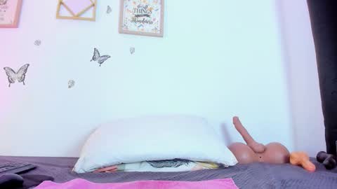 Emma Rogers online show from November 13, 2:49 pm