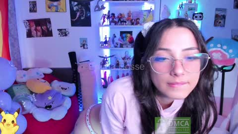 Snapshot of emmarosse11 chatting on February 8, 5:29 pm Emma online show from February 8, 5:29 pm