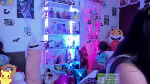 Snapshot of emmarosse11 chatting on October 24, 6:37 pm Emma online show from October 24, 6:37 pm