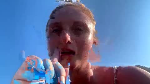 Snapshot of emmarouge_23 chatting on September 23, 9:29 pm emmarouge_23 online show from September 23, 9:29 pm