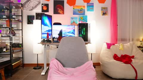 Emma Sky online show from December 3, 1:19 am