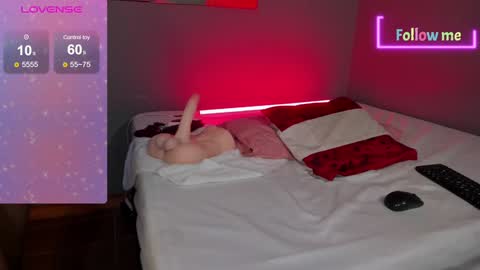 Snapshot of emmasmith06 chatting on December 6, 6:28 pm Emma online show from December 6, 6:28 pm