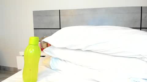  Emma  online show from January 25, 5:18 am