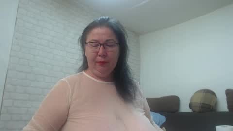 emmasquirt69 online show from February 15, 8:16 pm