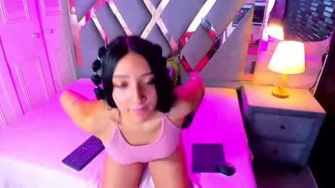 Emma online show from March 29, 2:06 pm