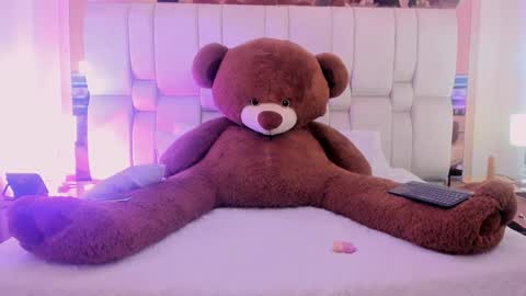 emmawardwell online show from April 13, 3:56 am