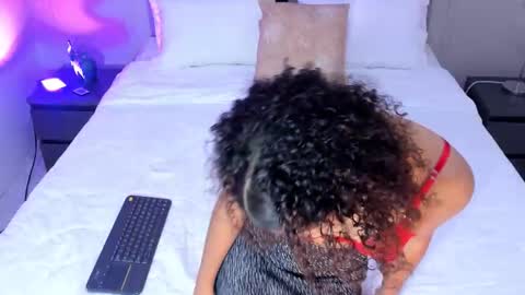 EMMAWILIAMS online show from November 20, 8:19 pm