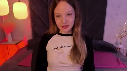 Iris online show from December 5, 9:00 pm