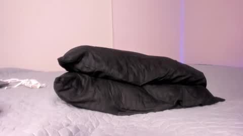 Emmi online show from February 13, 4:47 pm