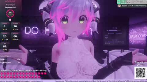 Snapshot of emmiakina chatting on February 1, 4:35 am Emmi Akina online show from February 1, 4:35 am