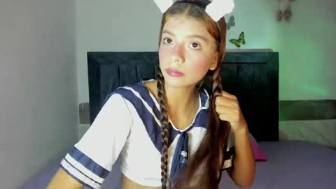 Emmie online show from April 2, 9:45 pm