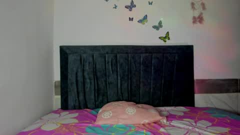 Emmie online show from April 14, 11:00 pm