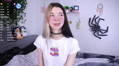 Snapshot of emmie_everly chatting on December 19, 11:50 am emmie_everly online show from December 19, 11:50 am