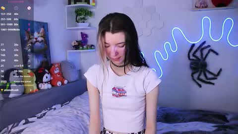 Snapshot of emmie_everly chatting on February 7, 11:25 am emmie_everly online show from February 7, 11:25 am