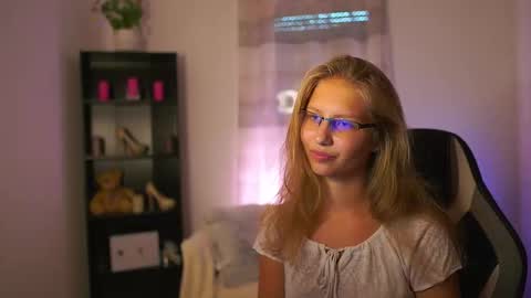 Snapshot of emmie_murray chatting on September 26, 1:04 pm Emmie online show from September 26, 1:04 pm