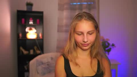 Snapshot of emmie_murray chatting on October 18, 2:29 pm Emmie online show from October 18, 2:29 pm