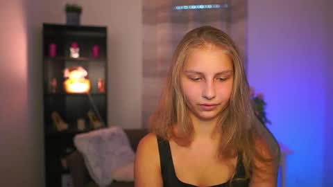 Snapshot of emmie_murray chatting on October 25, 1:29 pm Emmie online show from October 25, 1:29 pm