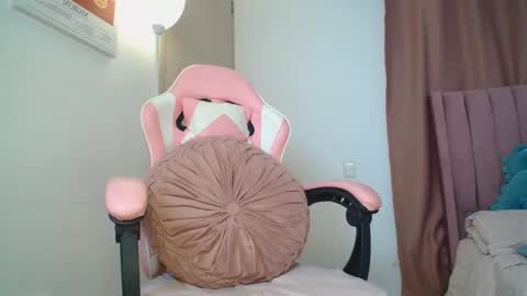 emmily online show from February 24, 7:01 pm