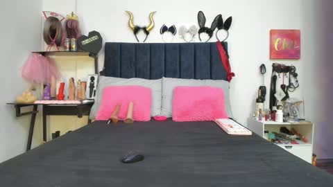          online show from April 9, 12:32 pm