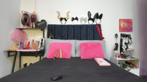          online show from April 14, 12:11 pm